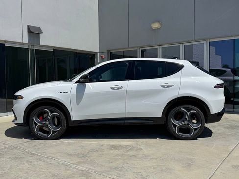 New 2026 Alfa Romeo Tonale Veloce w/ Quick Order Package 23H Volce AWD/4WD image 4