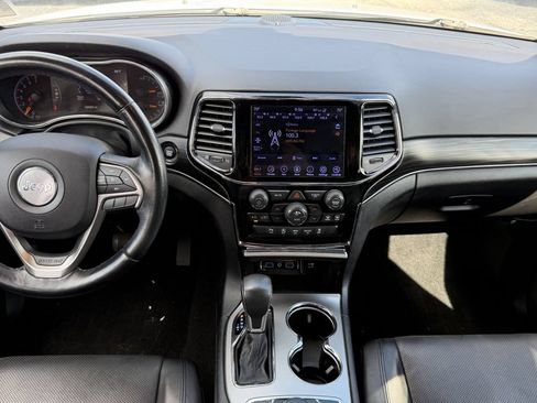 Used 2020 Jeep Grand Cherokee Limited w/ Luxury Group II AWD/4WD image 15