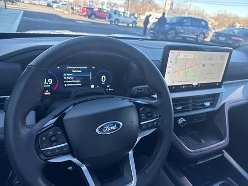 Used 2025 Ford Explorer ST-Line w/ Premium Package image 21