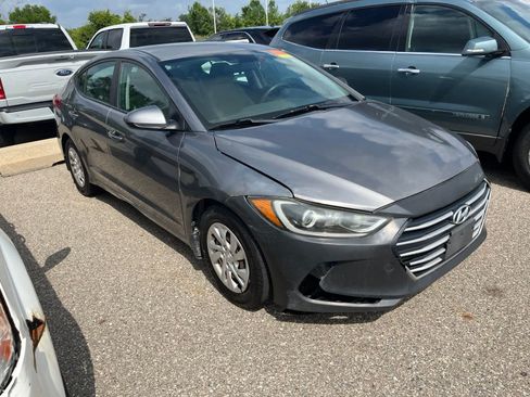 Used 2018 Hyundai Elantra SE FWD image 19