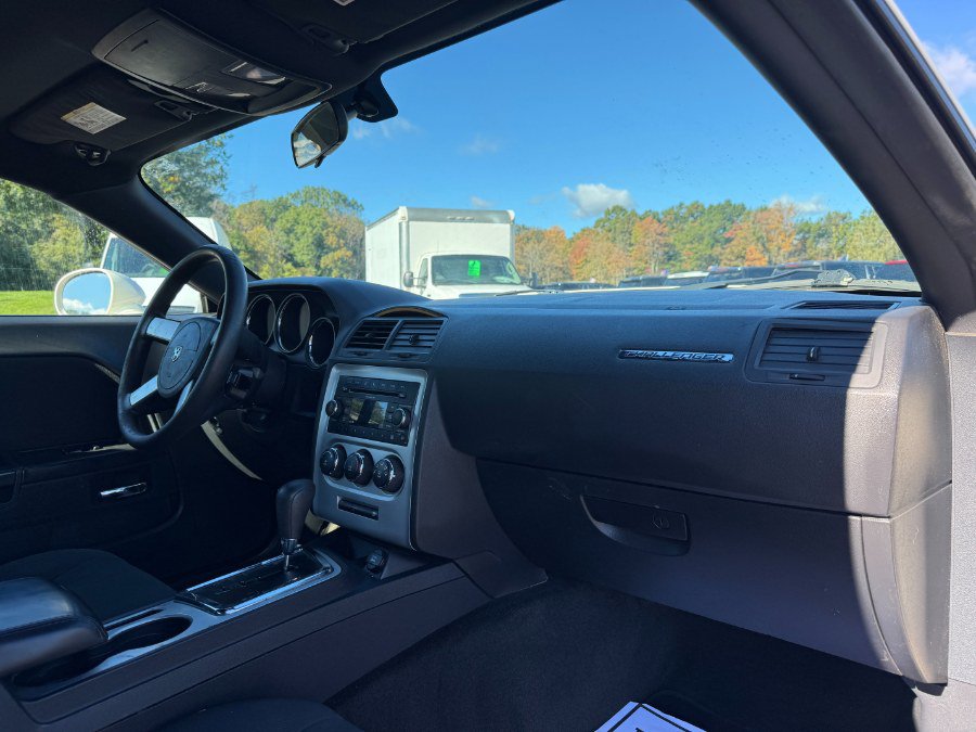 Used 2010 Dodge Challenger SE RWD image 18