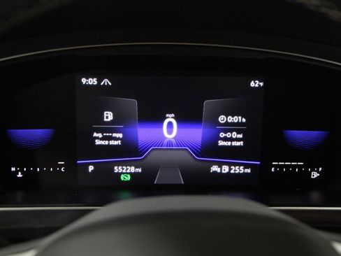 Certified 2023 Volkswagen Tiguan SE R-Line image 9