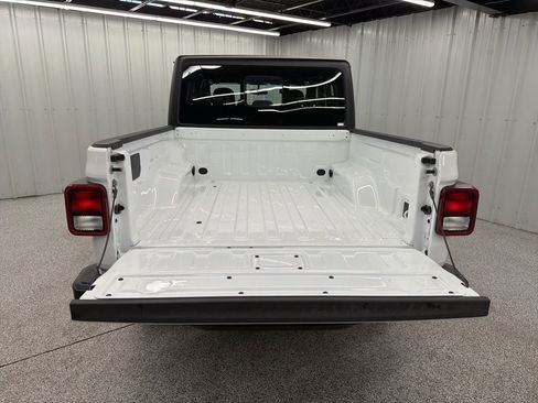 New 2026 Jeep Gladiator Sport AWD/4WD image 9