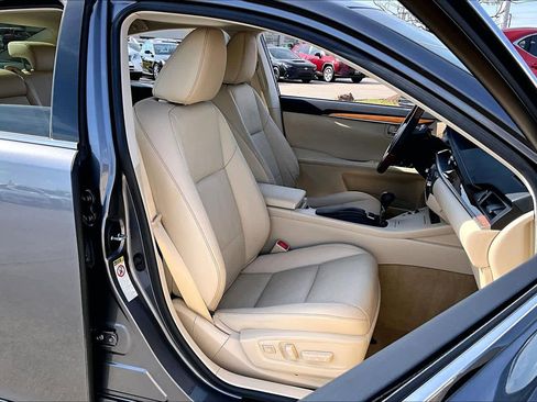 Used 2014 Lexus ES 300h Hybrid image 7