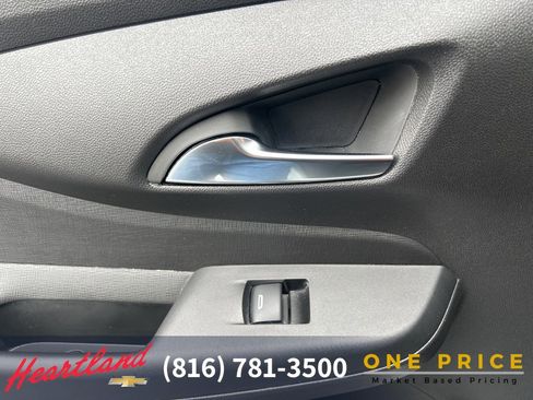 Used 2025 Buick Envista Preferred image 36