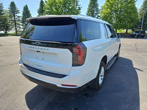 Used 2025 Chevrolet Suburban LS AWD/4WD image 6