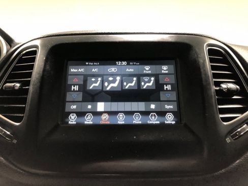 Used 2021 Jeep Compass Latitude image 28