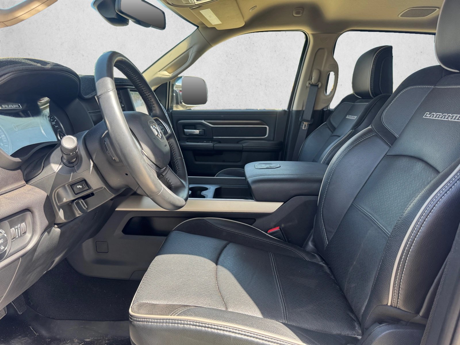 Used 2022 RAM 2500 Laramie RWD image 11