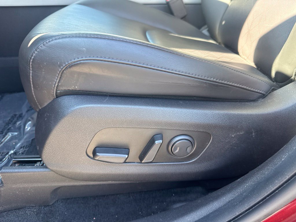 Used 2024 Kia Carnival EX FWD image 17