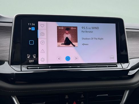 Certified 2025 Volkswagen Atlas SEL image 16