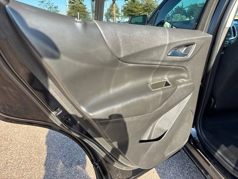 Used 2021 Chevrolet Equinox LT FWD image 20
