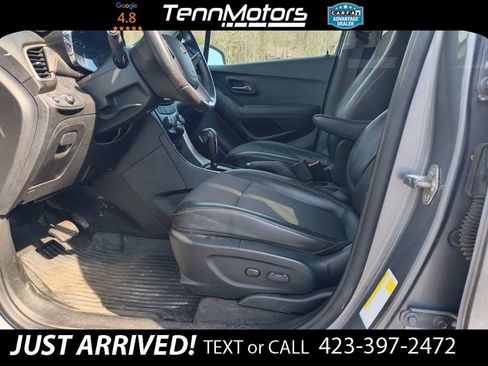 Used 2020 Chevrolet Trax LT w/ LT Convenience Package AWD/4WD image 9
