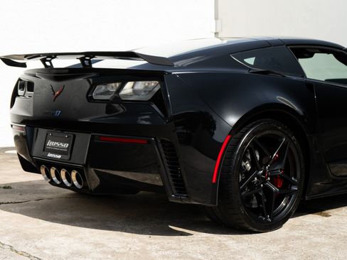Used 2019 Chevrolet Corvette ZR1 RWD image 17