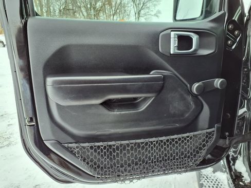 Used 2021 Jeep Wrangler Unlimited Sport image 36