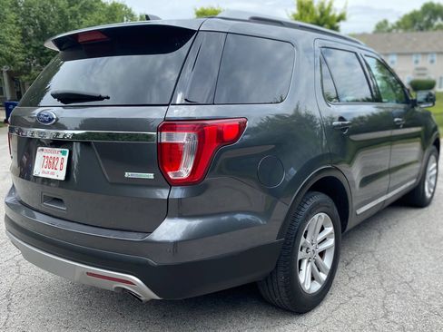 Used 2017 Ford Explorer XLT w/ Equipment Group 201A FWD image 6