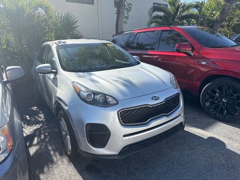 Used 2017 Kia Sportage LX FWD image 3
