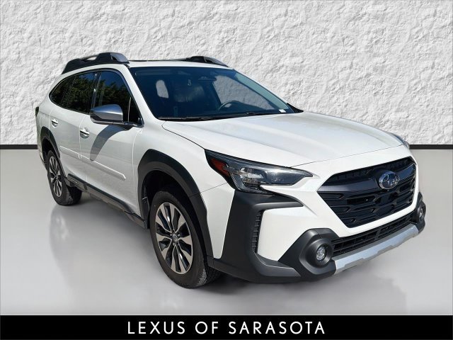 Used 2025 Subaru Outback Touring AWD/4WD image 1