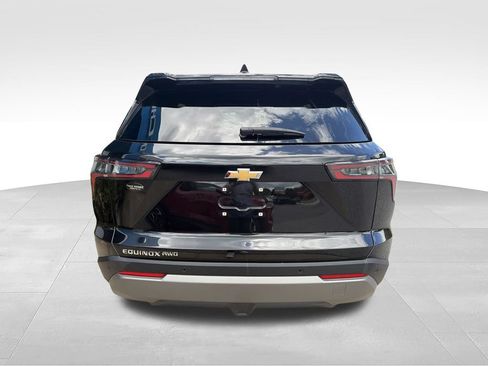 Used 2026 Chevrolet Equinox LT w/ Convenience Package II AWD/4WD image 9