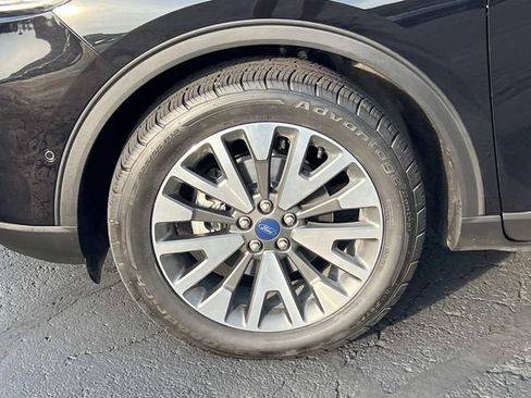 Certified 2020 Ford Escape Titanium AWD/4WD image 10