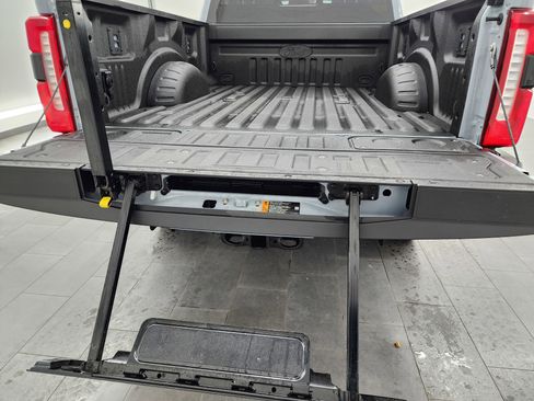 Used 2024 Ford F350 Lariat w/ Lariat Ultimate Package image 34
