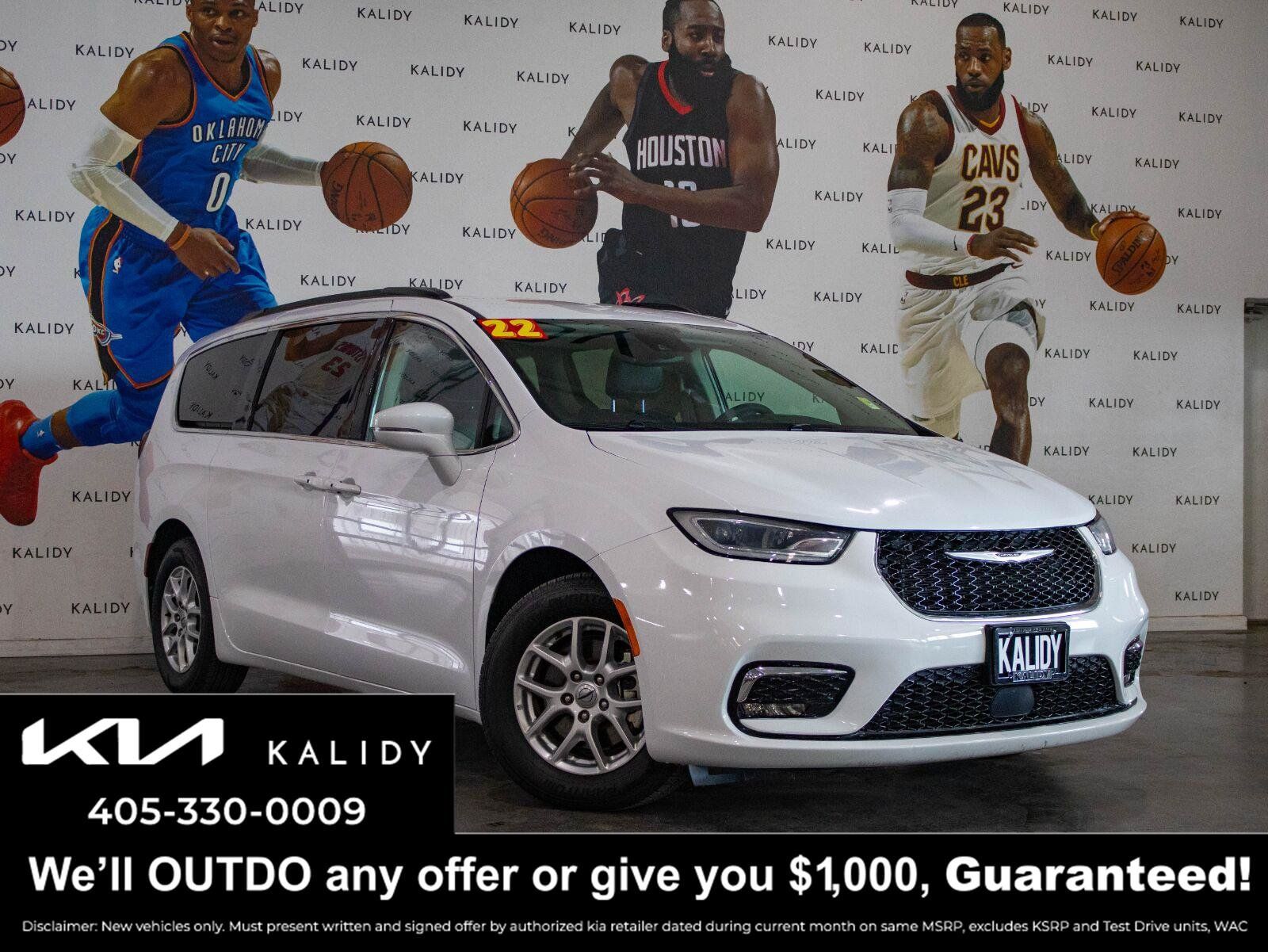 Used 2022 Chrysler Pacifica Touring-L FWD image 1