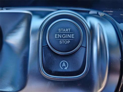 Used 2026 Mercedes-Benz GLB 250 4MATIC image 23