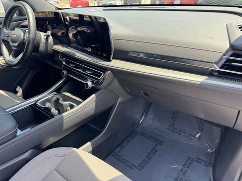 Certified 2025 Chevrolet Traverse LT AWD/4WD image 5