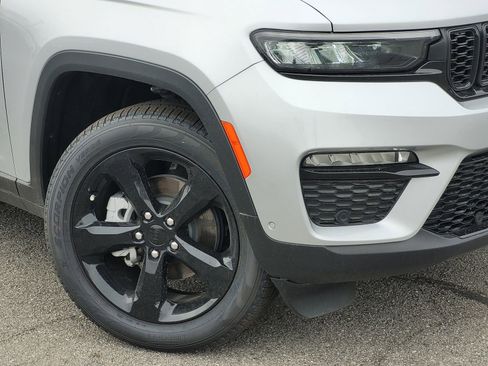 New 2025 Jeep Grand Cherokee Limited w/ Luxury Tech Group II image 6