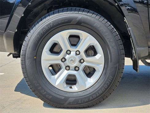 Used 2022 Toyota 4Runner SR5 Premium image 11