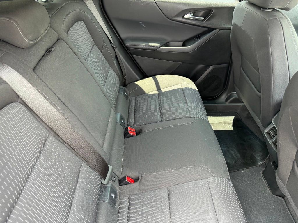 Used 2025 Chevrolet Equinox LT w/ Safety and Technology Package AWD/4WD image 18