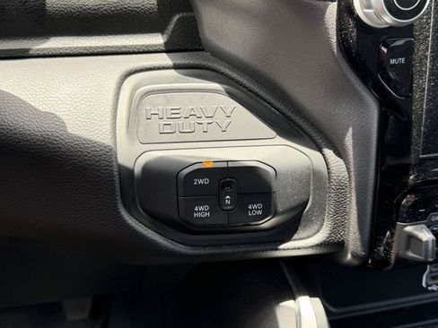 Used 2025 RAM 3500 Big Horn AWD/4WD image 24