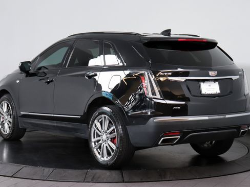Used 2023 Cadillac XT5 Sportv w/ Technology Package image 3
