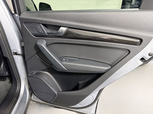 Used 2020 Audi Q5 2.0T Premium w/ Convenience Package image 28