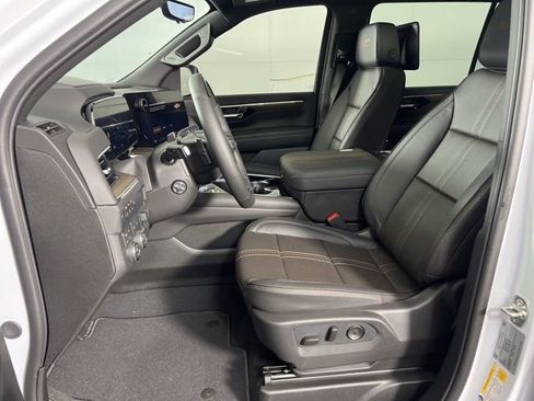 New 2026 Chevrolet Suburban High Country image 9