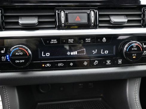 Used 2022 Nissan Pathfinder Platinum w/ Cargo Package image 29