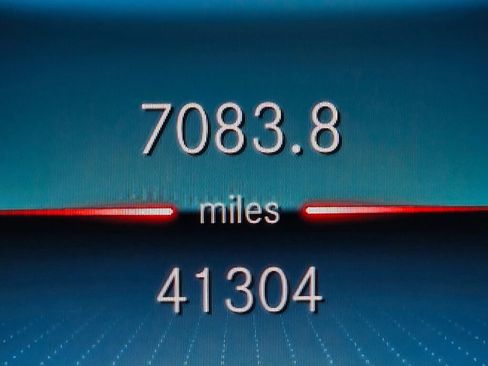 Used 2022 Mercedes-Benz GLS 450 4MATIC image 46