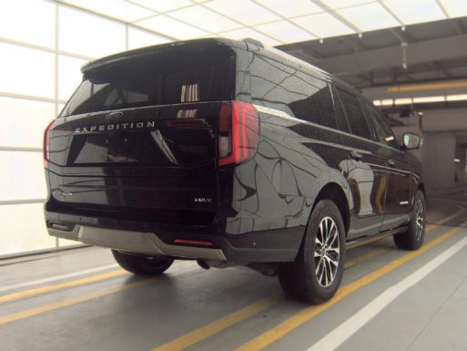 Used 2025 Ford Expedition Max Platinum AWD/4WD image 5