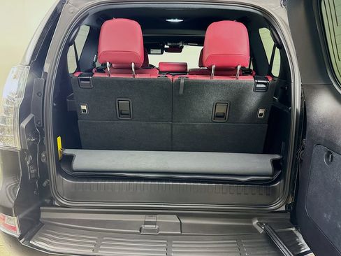 Used 2021 Lexus GX 460 Premium image 25