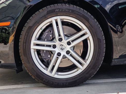 Used 2025 Porsche Panamera 4 image 9