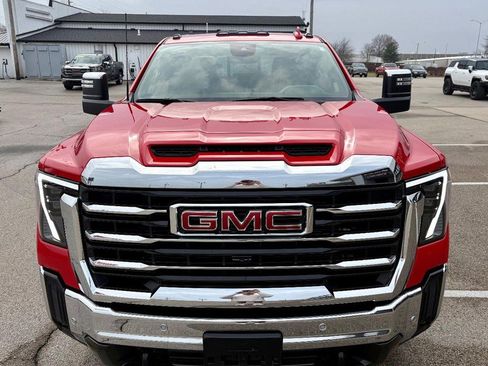 Used 2024 GMC Sierra 2500 SLT w/ SLT Premium Package image 9