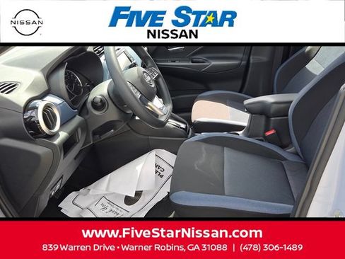 Used 2025 Nissan Versa SV w/ Trunk Package FWD image 5