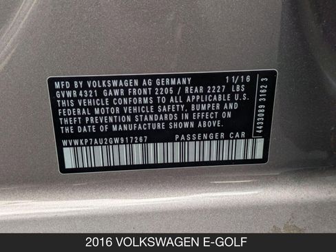 Used 2016 Volkswagen e-Golf SE FWD image 25