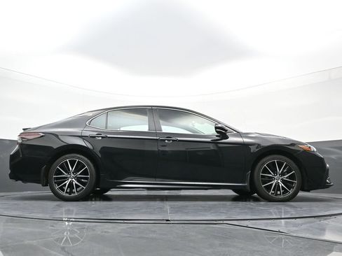 Used 2024 Toyota Camry SE image 27