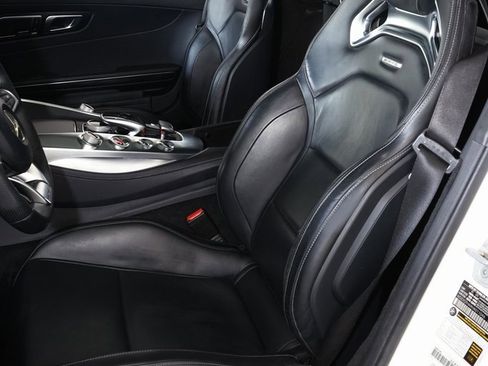 Used 2017 Mercedes-Benz AMG GT Coupe image 9