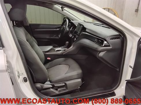 Used 2022 Toyota Camry LE FWD image 13