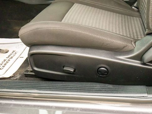 Used 2023 Dodge Challenger SXT image 21