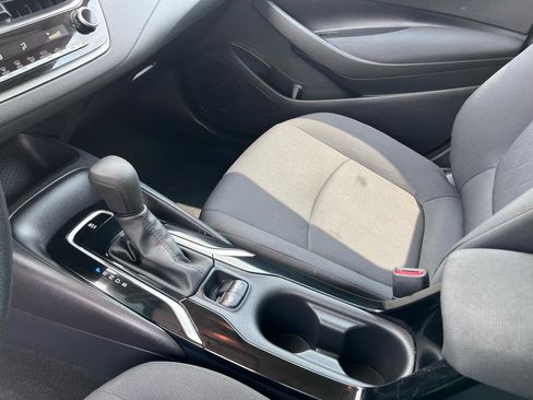 Used 2022 Toyota Corolla LE FWD image 33