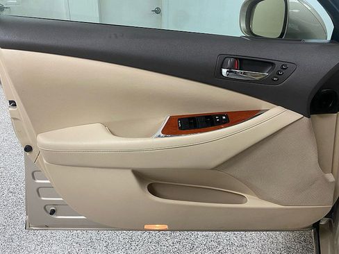 Used 2011 Lexus ES 350 image 9