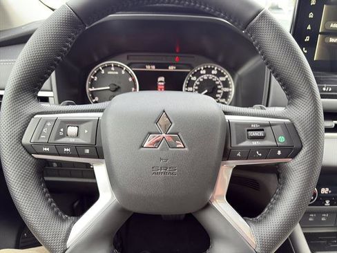 New 2026 Mitsubishi Outlander Trail Edition image 18