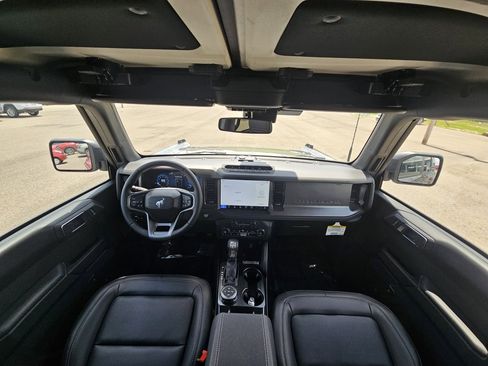 New 2025 Ford Bronco Badlands image 23